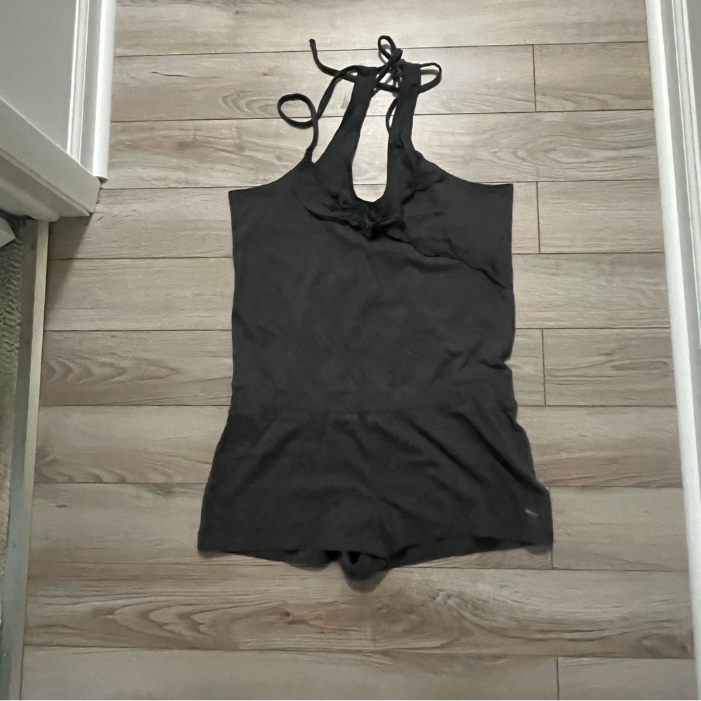 Abercrombie Gray Shorts Romper with tie on neck L